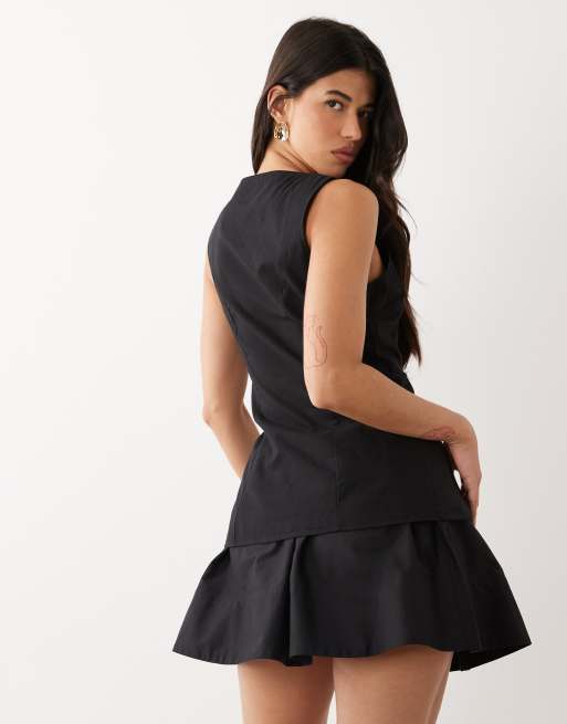 ASOS DESIGN – Svart miniklänning i linnestil med kostymvästdesign och poplinkjol, 4 av 4