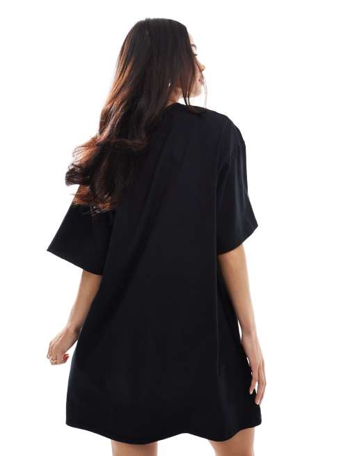 ASOS DESIGN – Svart miniklänning i t-shirtmodell och oversize med tryck, 3 av 4