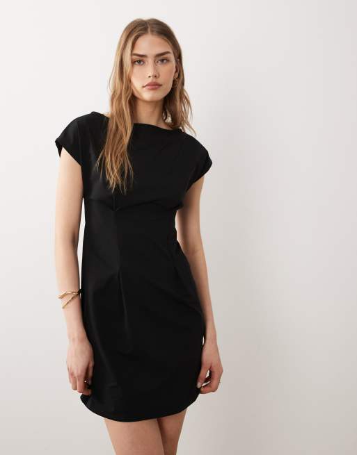 ASOS DESIGN – Svart miniklänning med båtringning, 2 av 4