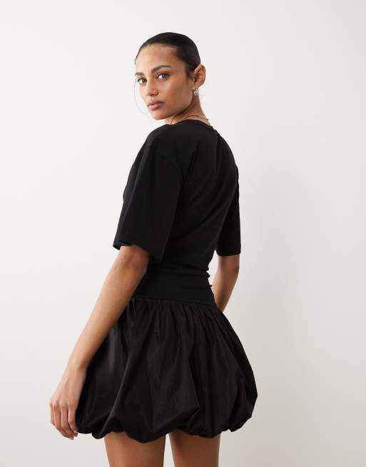 ASOS DESIGN – Svart miniklänning med indragen midja och ballongfåll, 3 av 4