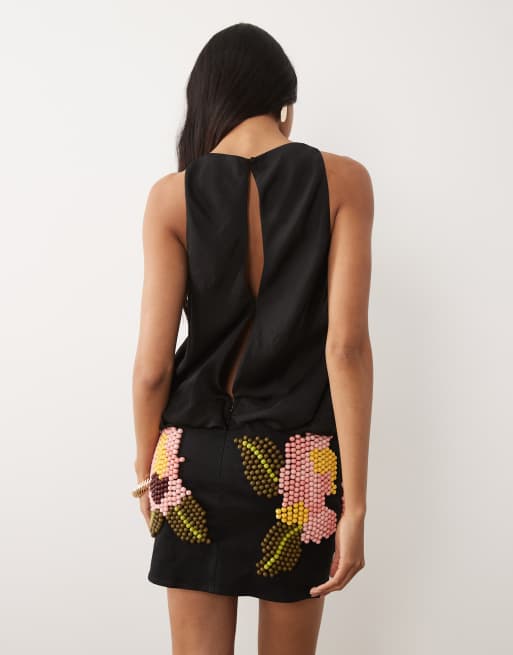 ASOS DESIGN – Svart miniklänning med rak halsringning och pärlprydd kjol, 4 av 4