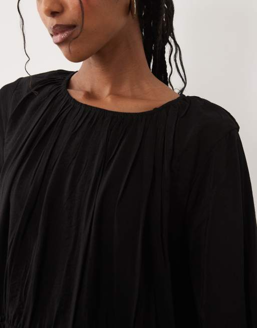ASOS DESIGN – Svart miniklänning med rund halsringning, ryschad midja och blusärmar, 3 av 4