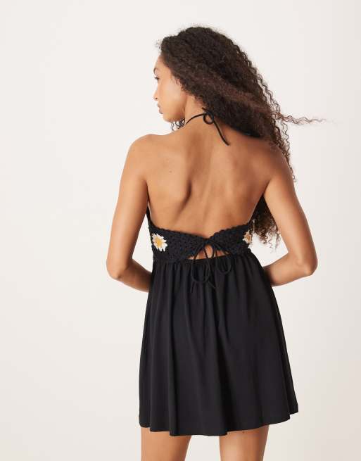 ASOS DESIGN – Svart miniklänning med virkad byst och halterneck, 4 av 4