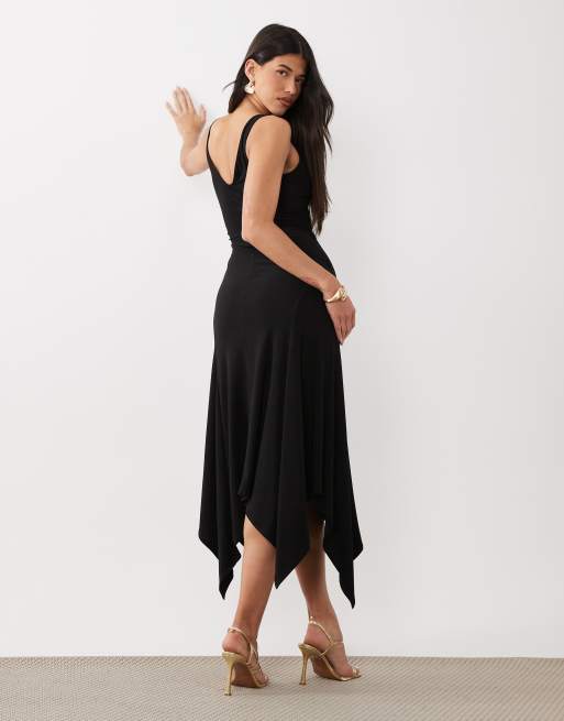 ASOS DESIGN – Svart, mjuk, åtsmitande midiklänning med v-ringning och asymmetrisk fåll, 3 av 4