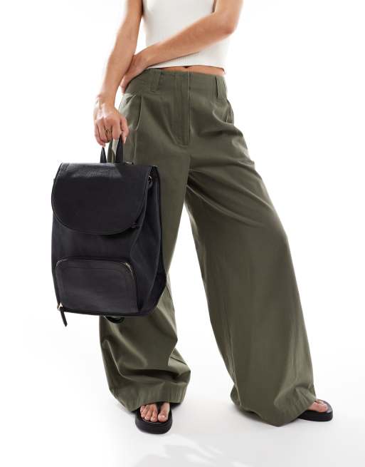 ASOS DESIGN – Svart, mjuk ryggsäck med framficka med dragkedja, 3 av 4