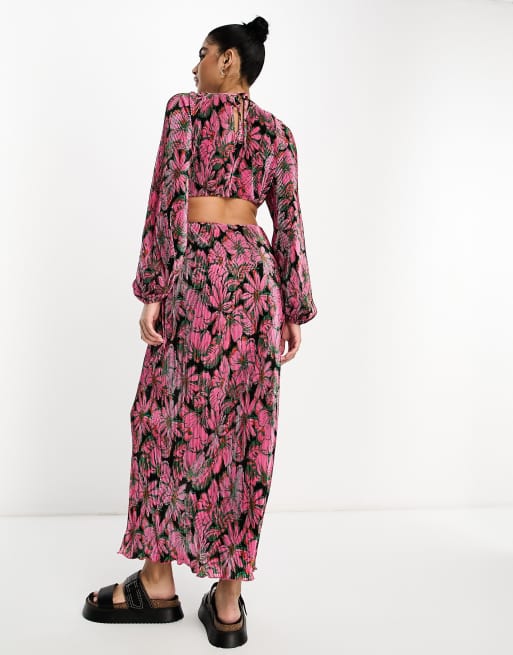 ASOS DESIGN – Svart och lila, blommig maxiklänning med plissering, volymärmar och utskurna detaljer , 3 av 4