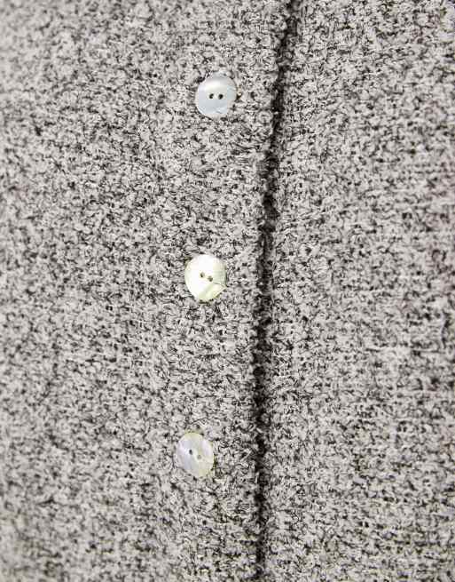 ASOS DESIGN – Svart och vit, fluffig, stickad tröja med sänkt axelsöm och boxig passform, 2 av 4