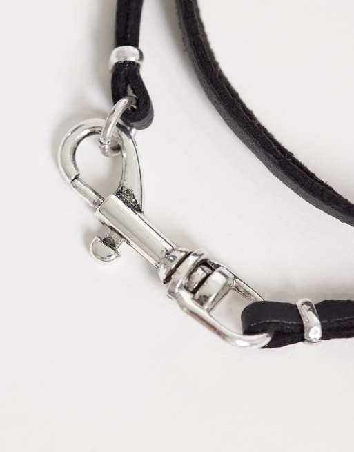 ASOS DESIGN – Svart omlottarmband i läderimitation, 2 av 3