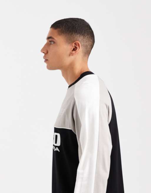 ASOS DESIGN – Svart, panelsydd t-shirt i oversize med långa ärmar och texttryck , 4 av 5
