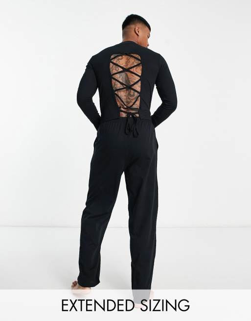 ASOS DESIGN – Svart pyjamas med topp med långa ärmar, halvpolokrage och knytning baktill och byxor