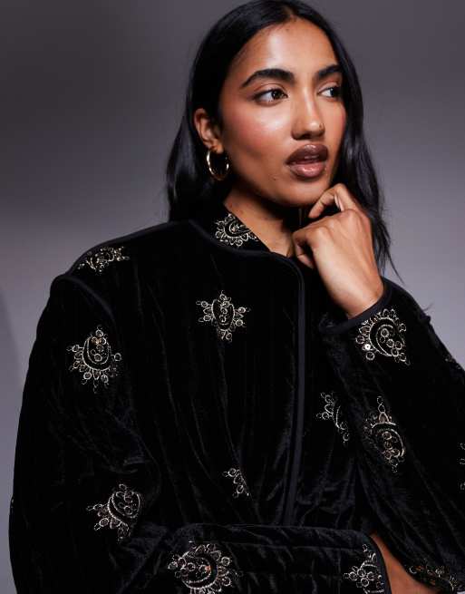 ASOS DESIGN – Svart, quiltad sammetsjacka med broderi, 3 av 4