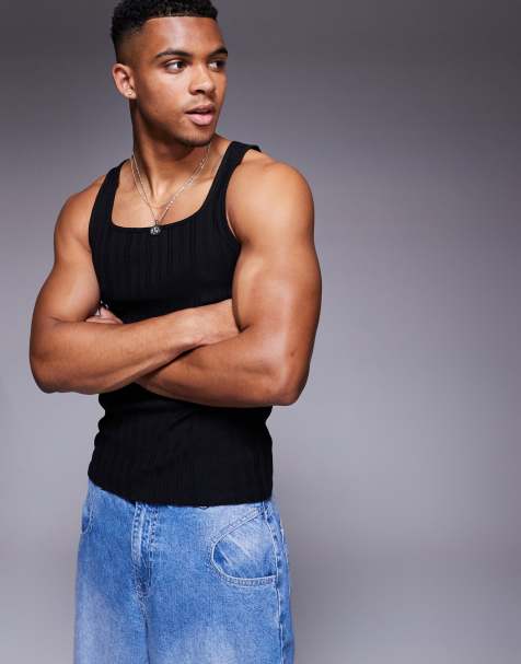 ASOS DESIGN – Svart, ribbad t-shirt i muscle fit med hög, fyrkantig ringning - view 1