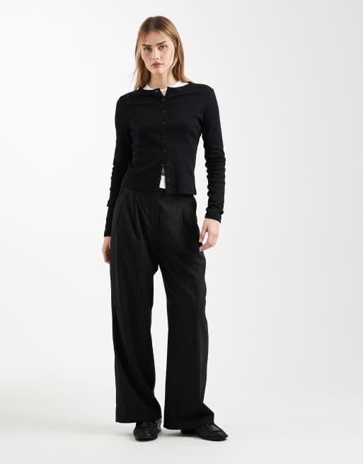 ASOS DESIGN – Svart, ribbad topp med rund halsringning och knäppning i bomull, 4 av 4