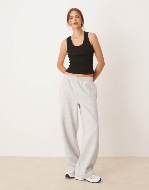 ASOS DESIGN – Svart, ribbat linne med djup halsringning, 3 av 4