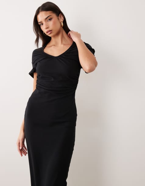 ASOS DESIGN – Svart, rynkad midiklänning med v-ringning - view 1