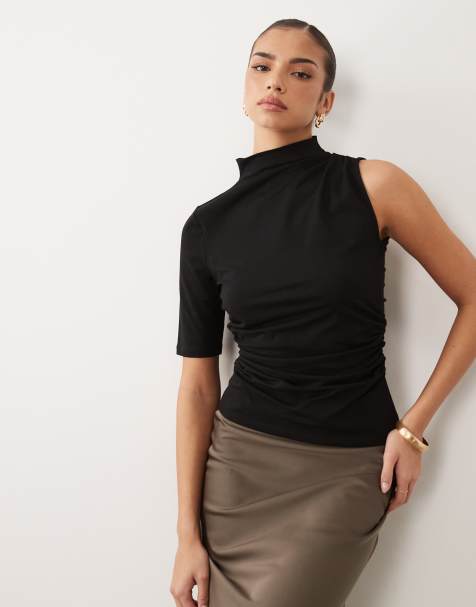 ASOS DESIGN – Svart, rynkad topp med asymmetriska ärmar - view 1