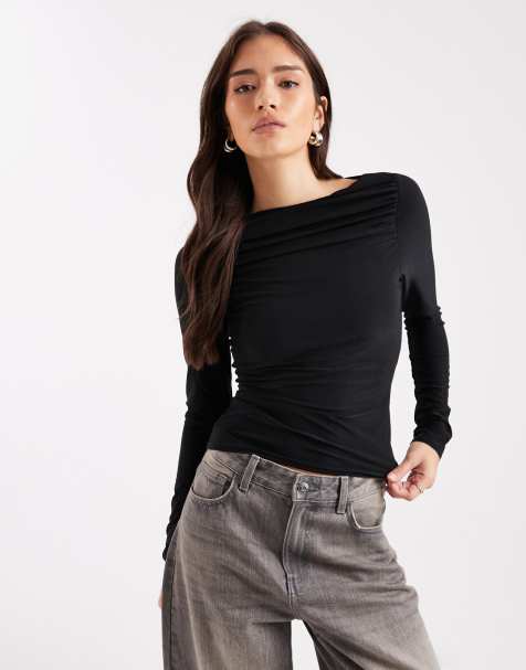 ASOS DESIGN – Svart, silkig topp med långa ärmar och rynkad båtringning - view 1