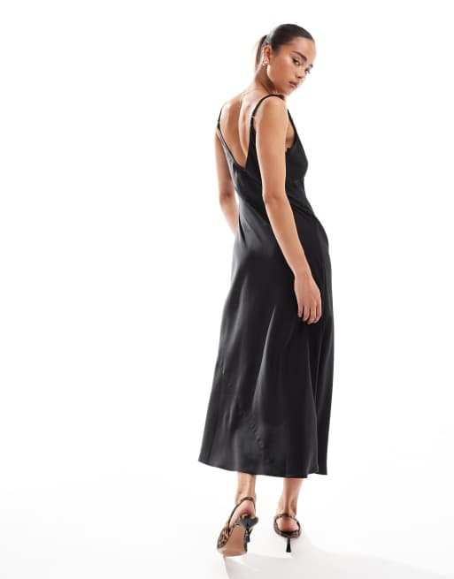 ASOS DESIGN – Svart slipklänning i midilängd med smala axelband och spetskant , 2 av 4