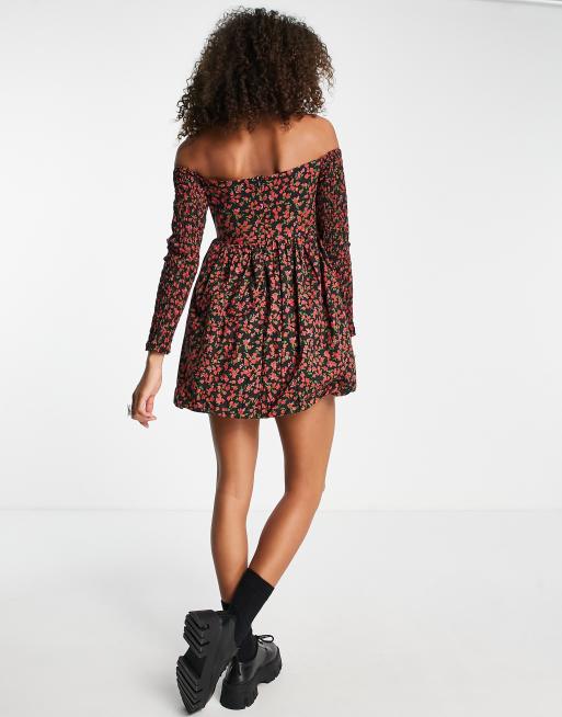 ASOS DESIGN – Svart, småmönstrad miniklänning i puffball-stil med bröstbukett, 2 av 4