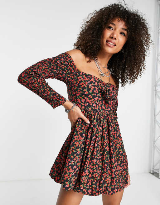 ASOS DESIGN – Svart, småmönstrad miniklänning i puffball-stil med bröstbukett, 3 av 4