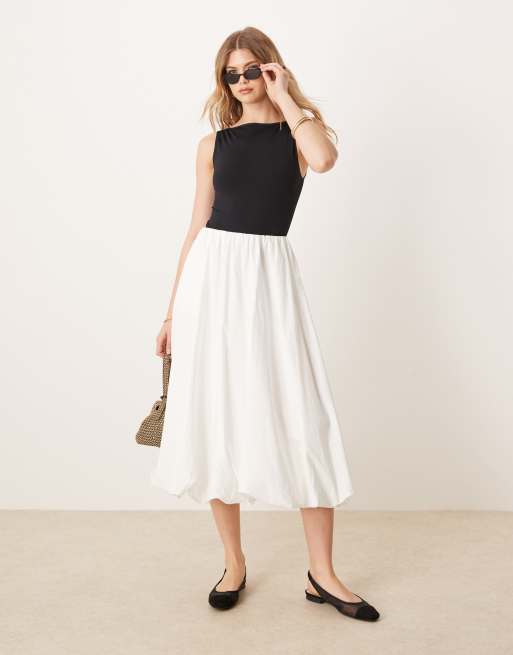 ASOS DESIGN – Svart, sömlös body med båtringning, 2 av 4