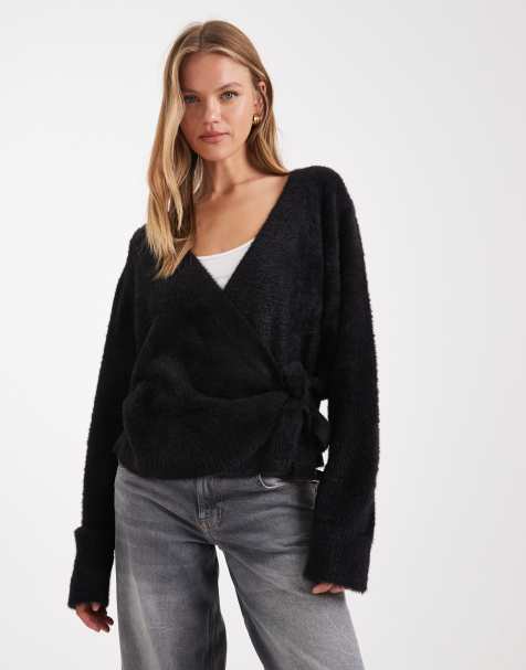 ASOS DESIGN – Svart, stickad, fransig kofta med omlottdesign - view 1