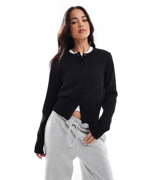 ASOS DESIGN – Svart, stickad kofta med textur och rund halsringning - view 1