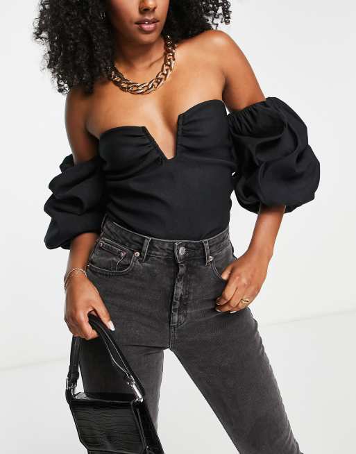 ASOS DESIGN – Svart strukturerad body med puffärmar och v-format hack