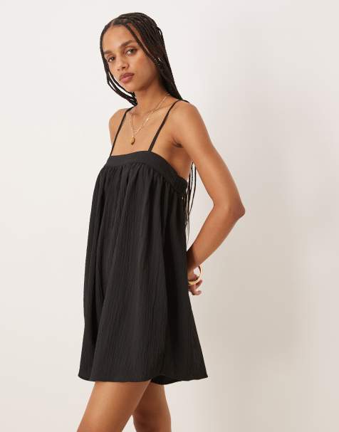 ASOS DESIGN – Svart, strukturerad playsuit med smala axelband i mikrostruktur - view 1