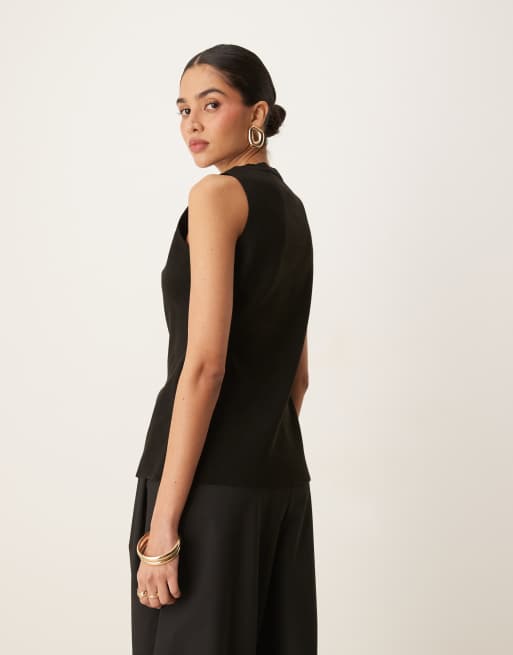 ASOS DESIGN – Svart, strukturstickad kostymväst med rund halsringning och slits framtill, 4 av 4