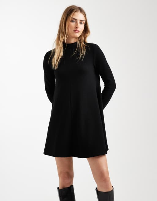ASOS DESIGN – Svart, supermjuk miniklänning i trapetsstil med hög krage, 2 av 4