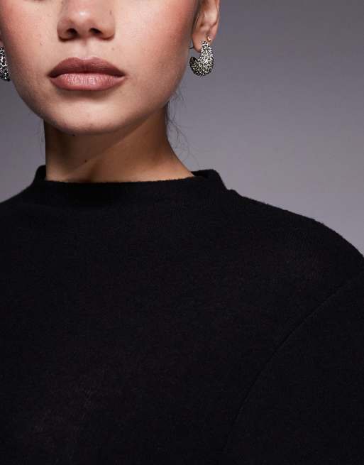 ASOS DESIGN – Svart, supermjuk miniklänning med asymmetriska, utsvängda ärmar, 3 av 4