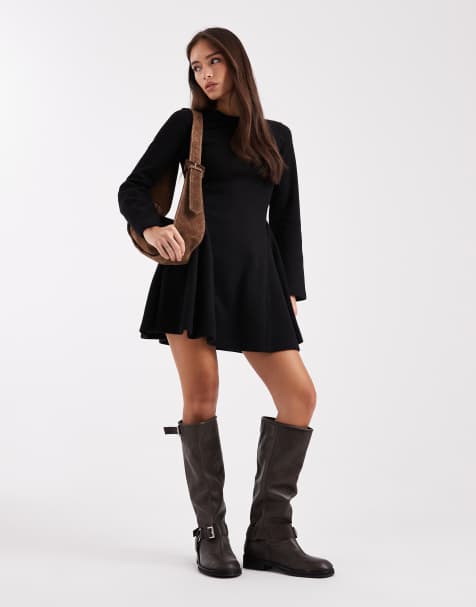 ASOS DESIGN – Svart, supermjuk miniklänning med långa ärmar och klockad kjol - view 1