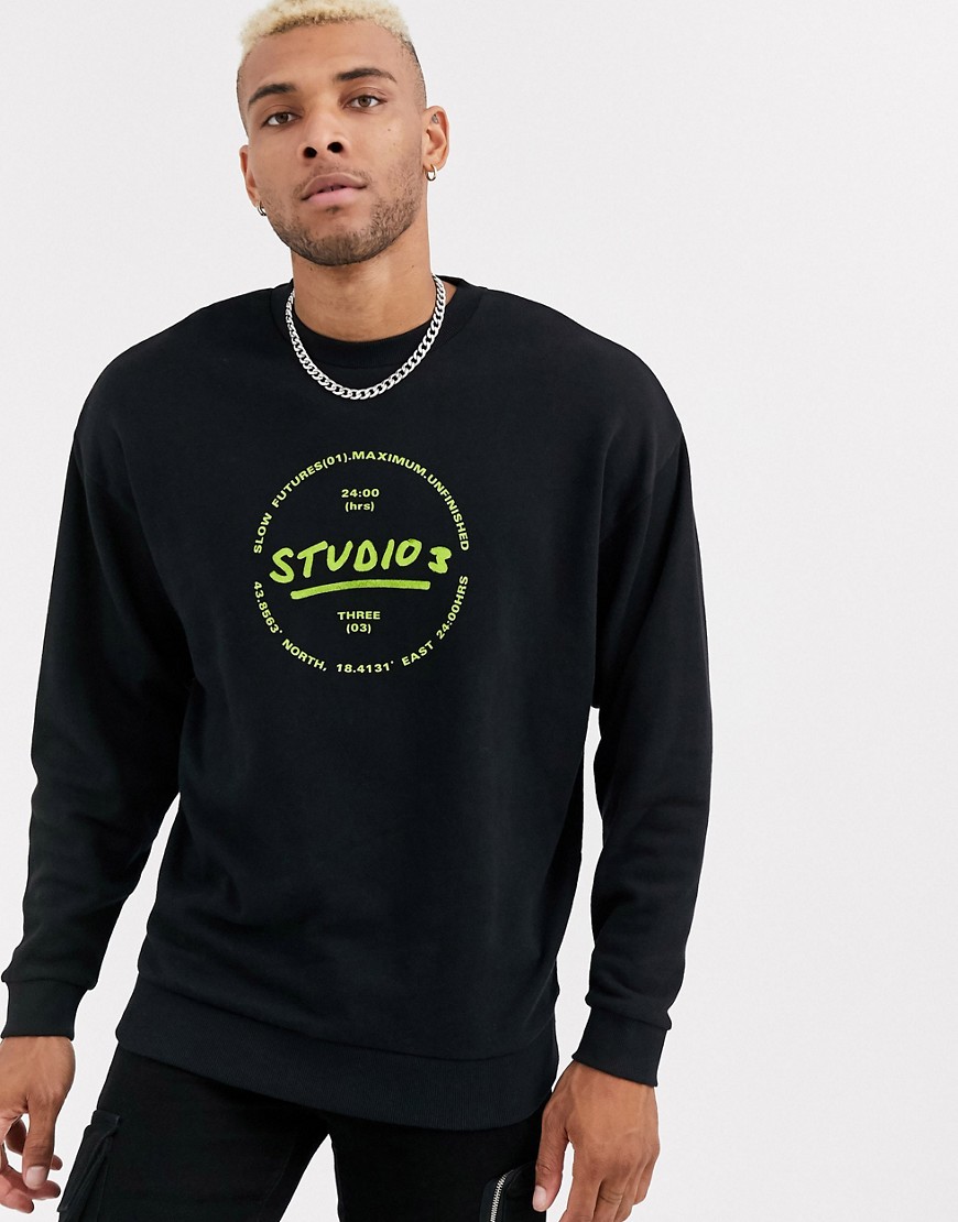 ASOS DESIGN – Svart sweatshirt i oversize-modell med graffiti-logga
