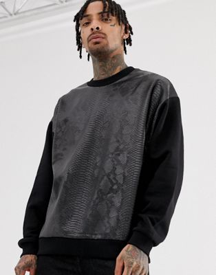 ASOS DESIGN – Svart sweatshirt i oversize-modell med ormskinnsmönster