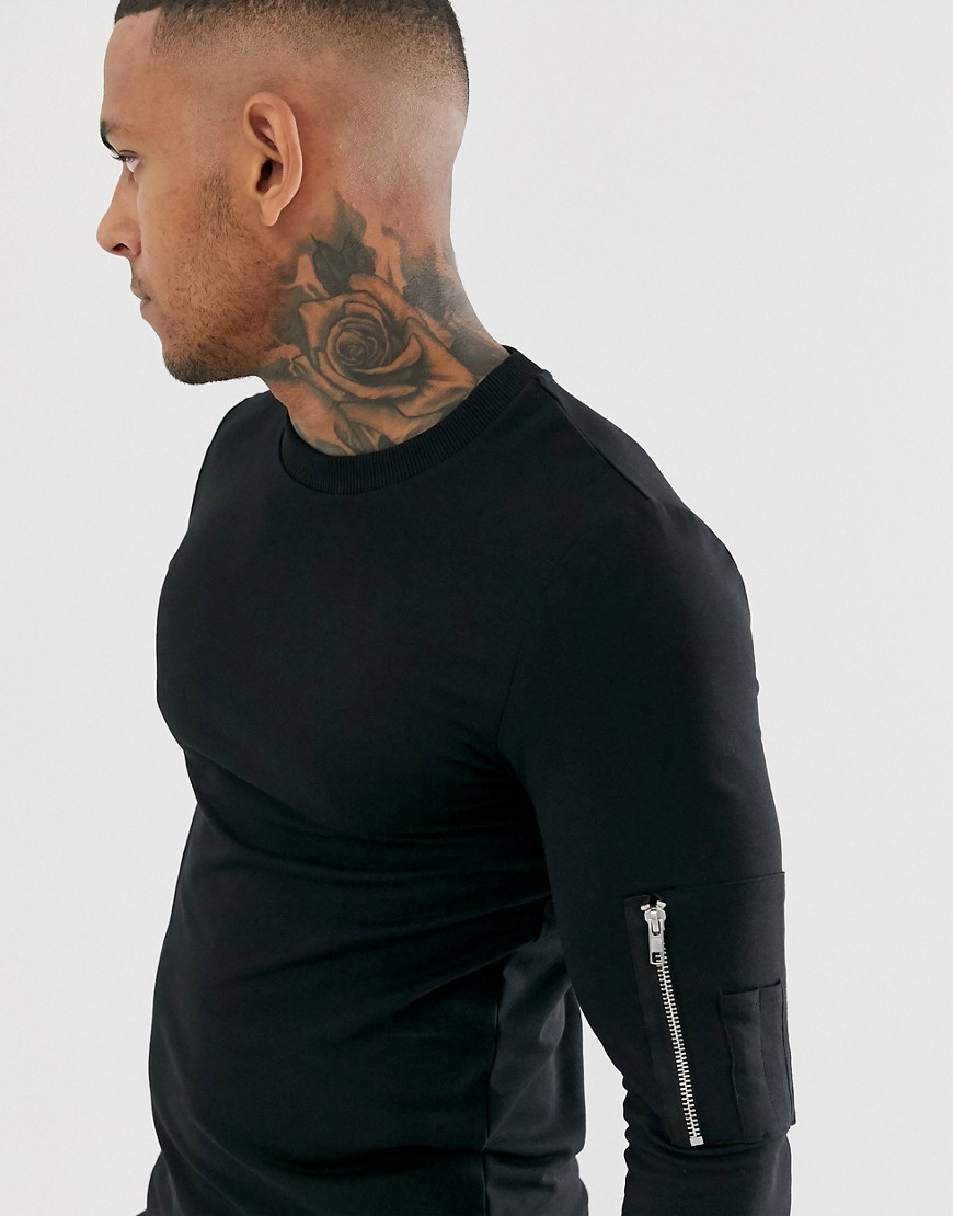 ASOS DESIGN – Svart sweatshirt med muscle-passform och MA1-ficka