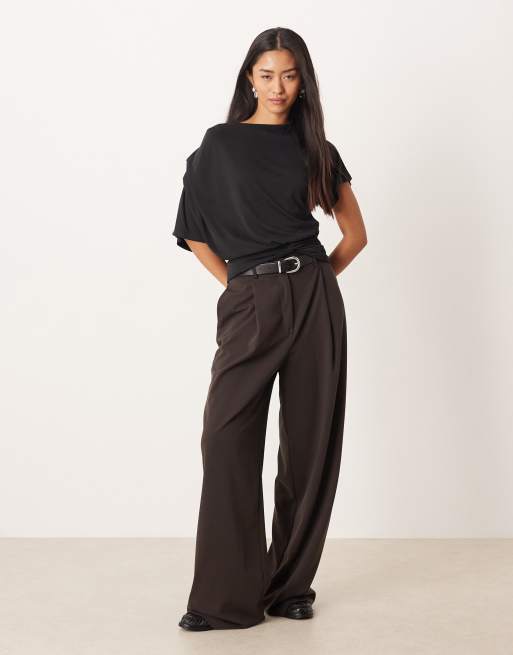 ASOS DESIGN – Svart t-shirt i modal med drapering och indragen midja, 2 av 4