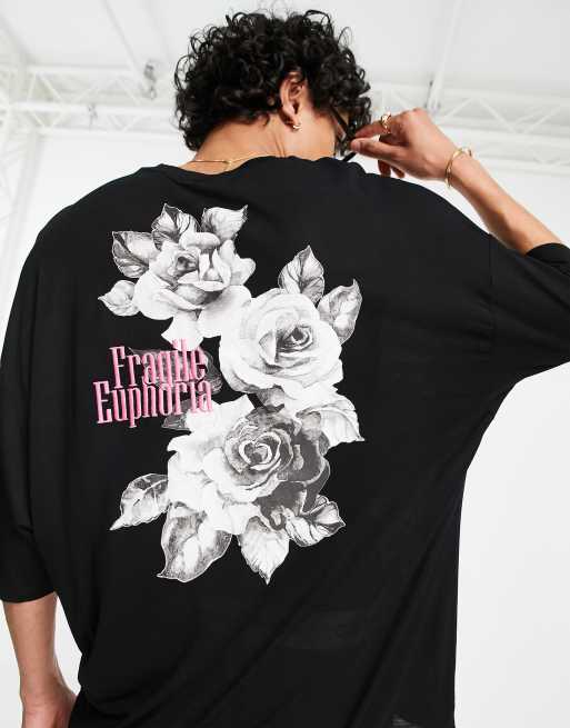 ASOS DESIGN – Svart t-shirt i oversize med blommigt fototryck baktill