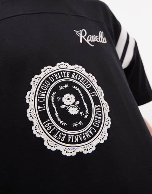 ASOS DESIGN – Svart t-shirt i oversize med boxig passform, panelsydda paneler och fotbollstryck, 3 av 5