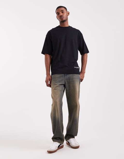 ASOS DESIGN – Svart t-shirt i oversize med souvenirtryck  , 2 av 5