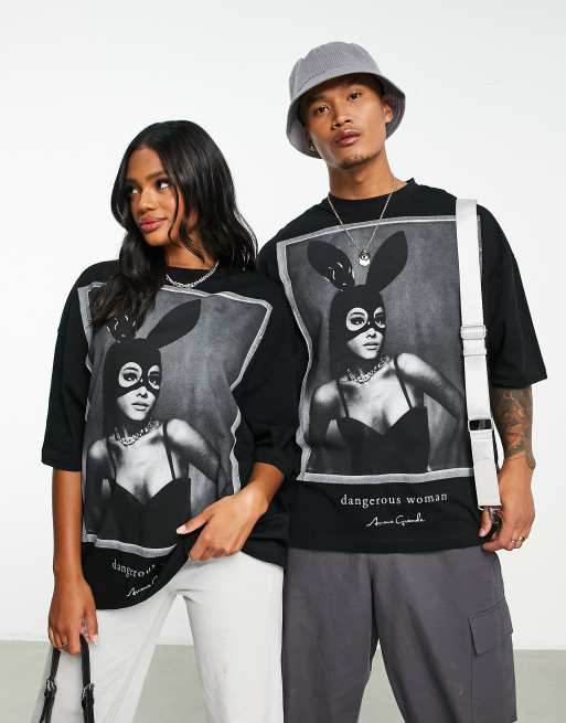 ASOS DESIGN – Svart t-shirt i oversize med unisex-modell och Ariana Grande-tryck baktill
