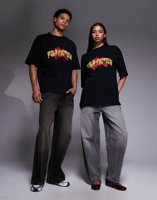 ASOS DESIGN – Svart t-shirt i oversize och unisex-modell med "Pulp Fiction"-tryck, 2 av 4
