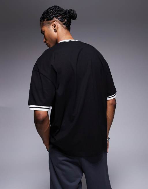 ASOS DESIGN – Svart t-shirt i oversized fit med fotbollstryck , 4 av 4
