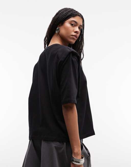 ASOS DESIGN – Svart t-shirt i regular fit med tydliga axelvaddar, 4 av 4