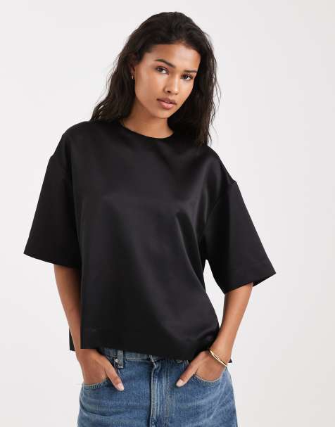 ASOS DESIGN – Svart t-shirt i satin - view 1