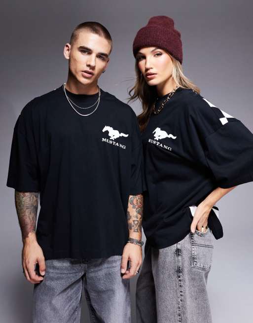 ASOS DESIGN – Svart t-shirt i unisex-modell och oversize med licenserade Ford Mustang-tryck, 2 av 4