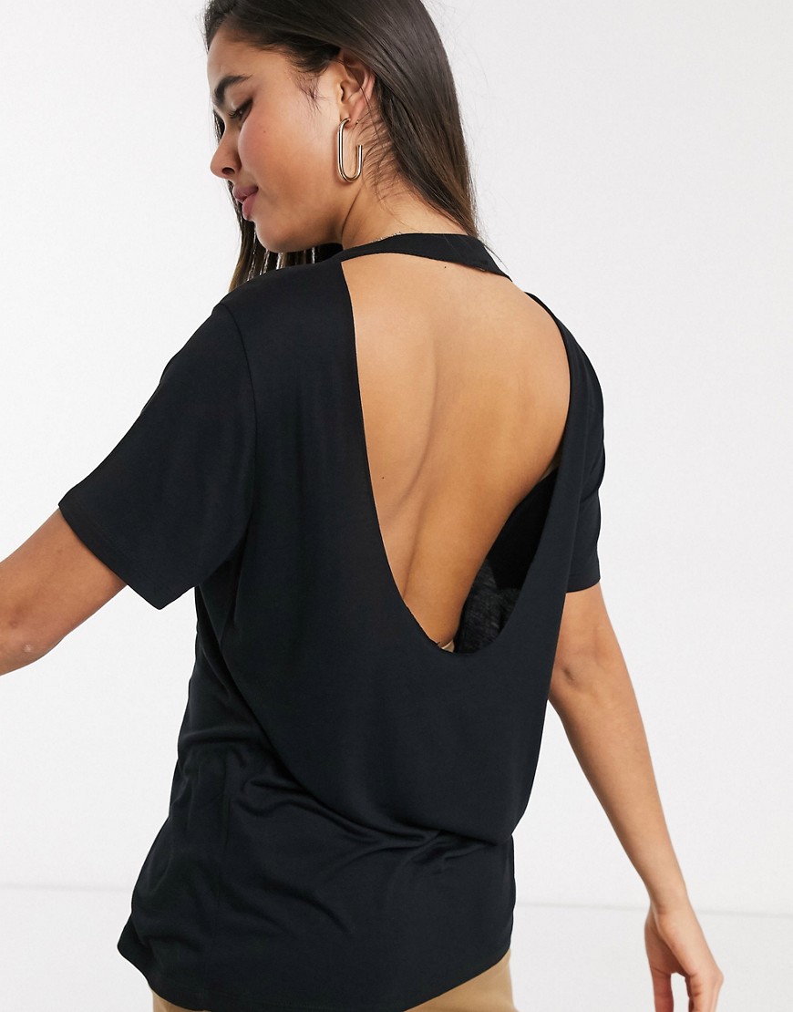 ASOS DESIGN – Svart t-shirt med bar rygg