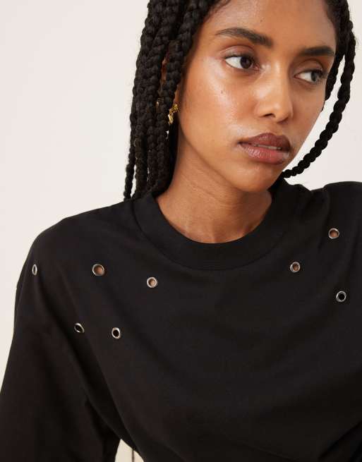 ASOS DESIGN – Svart t-shirt med korsettmidja och ringnitar, 2 av 4