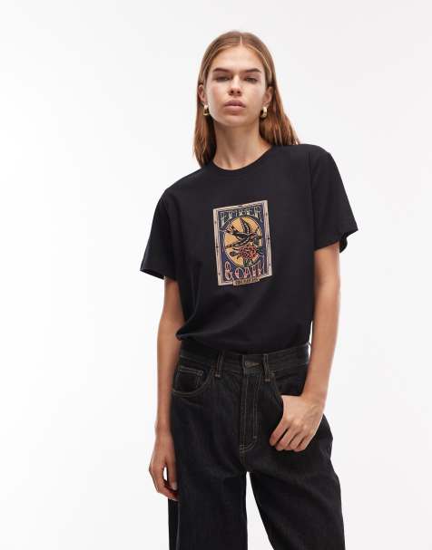 ASOS DESIGN – Svart t-shirti regular fit med tryck i tatueringsstil - view 1