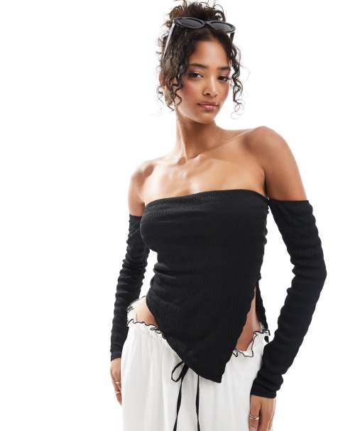 ASOS DESIGN – Svart, texturerad bardot-topp med asymmetrisk fåll - view 1